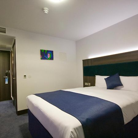 Ramada By Wyndham Cobham Hotel Cobham  Exterior foto