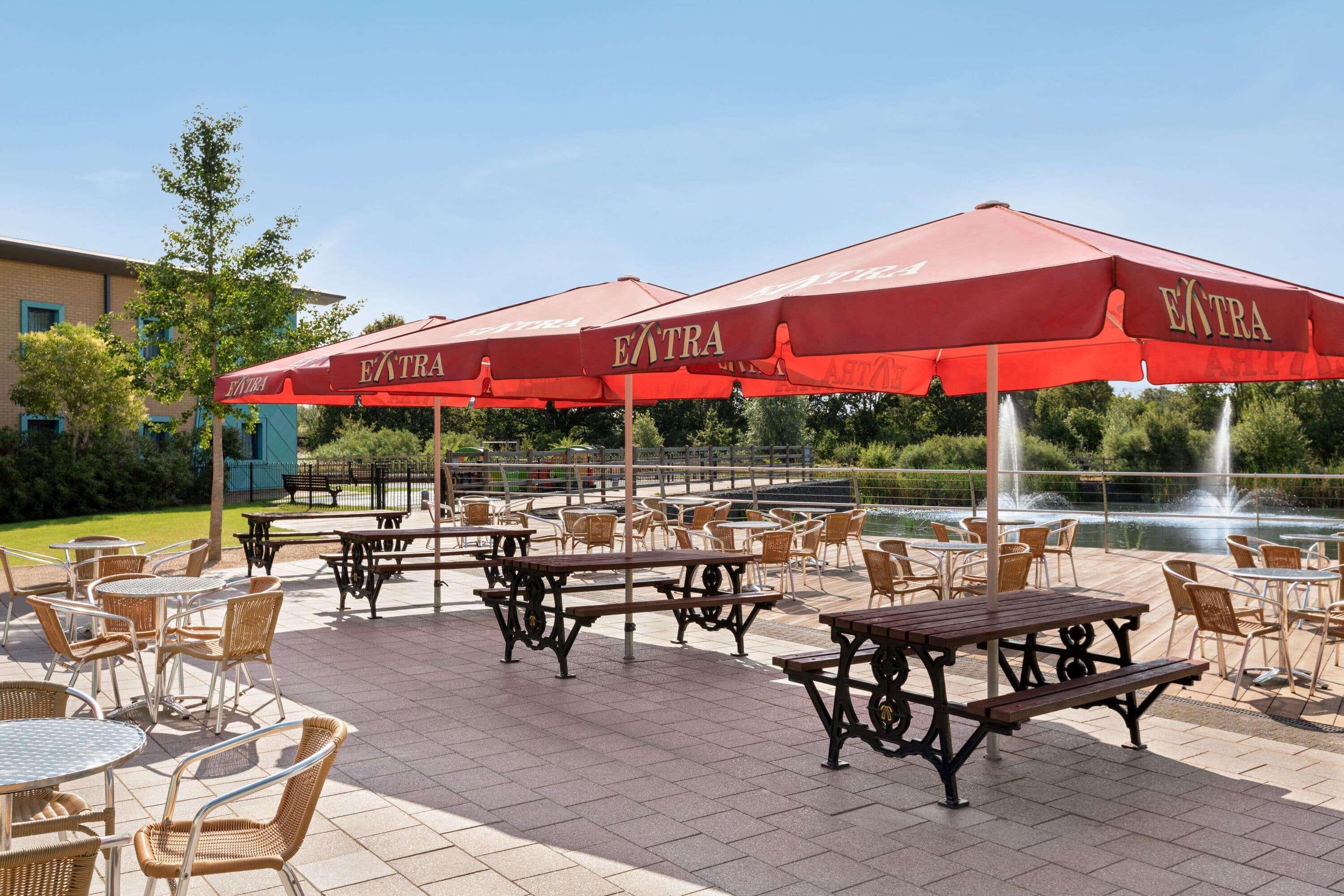 Ramada By Wyndham Cobham Hotel Cobham  Exterior foto